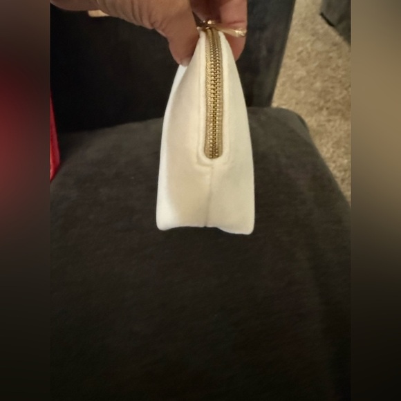 Vintage Christian Dior authentic gold tone clip earrings with CD makeup bag NWT - Picture 3 of 13